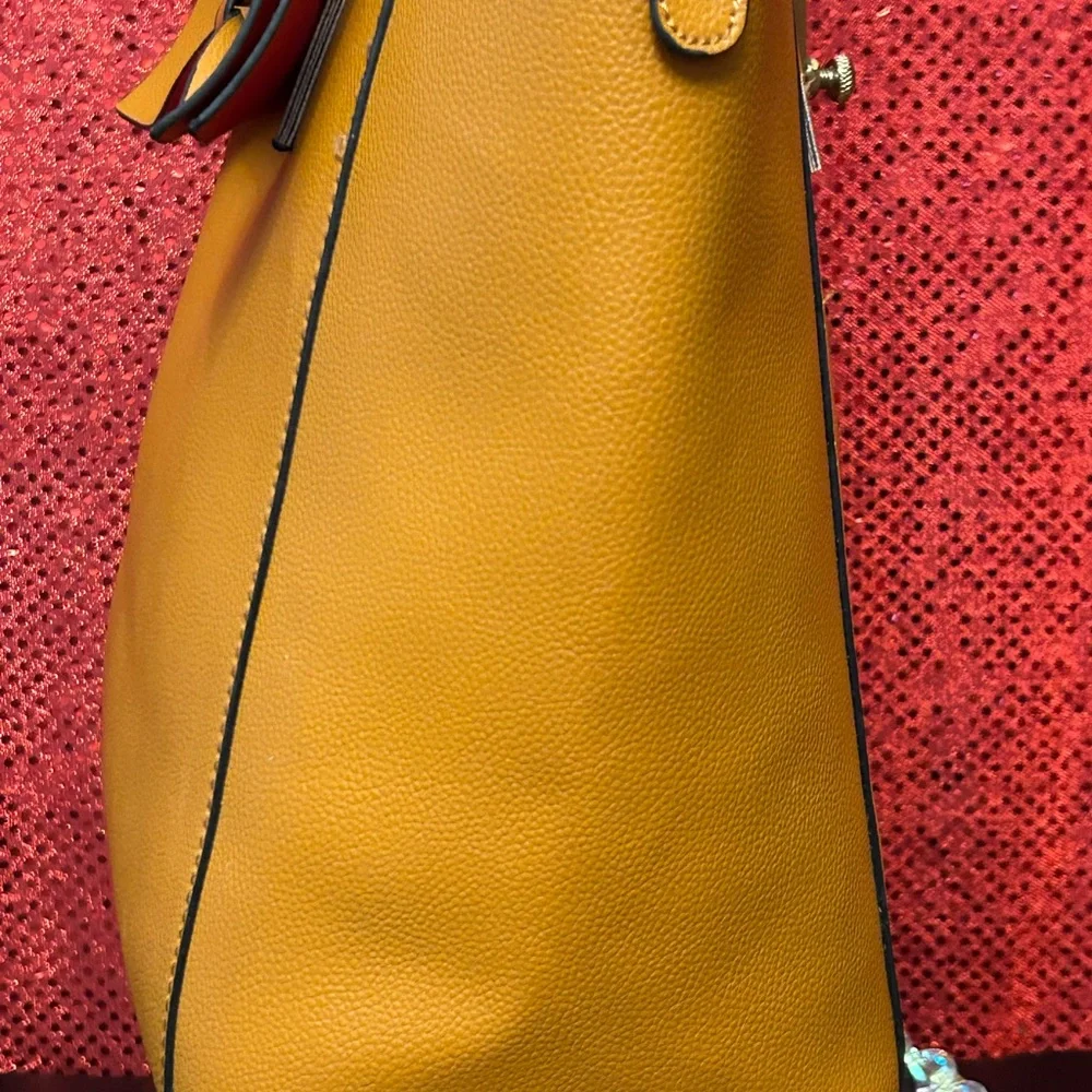 Elegant Mustard Tote Bag with Bow Accent - Picture 3 of 15